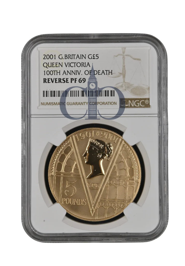 2001 Reverse Frosted Gold Proof Queen Victoria £5 reverse by Mary Milner-Dickens